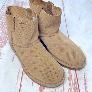 Ugg Perforated Suede Ankle Short Spring/Summer Boots - Tan Size 8